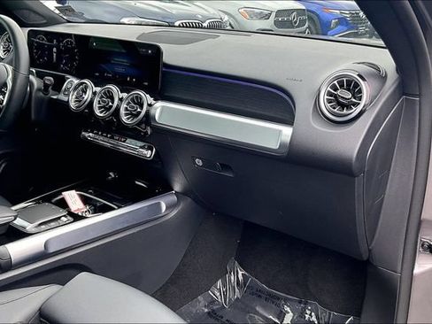 Certified 2023 Mercedes-Benz GLB 250 4MATIC w/ Premium Package image 15