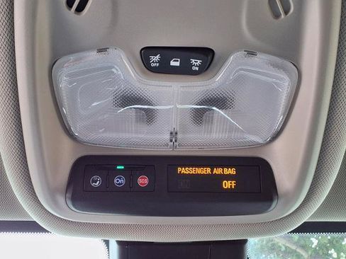 Used 2023 Buick Encore GX Select w/ Sport Touring Package FWD image 17