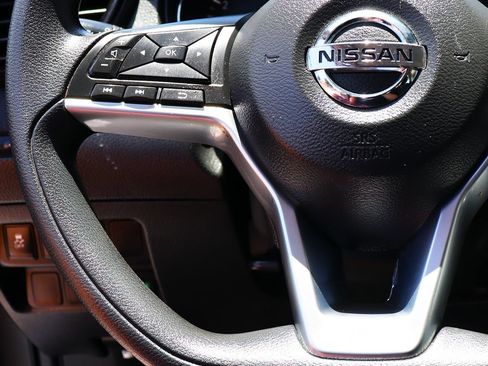 Used 2019 Nissan Rogue Sport SV FWD image 51