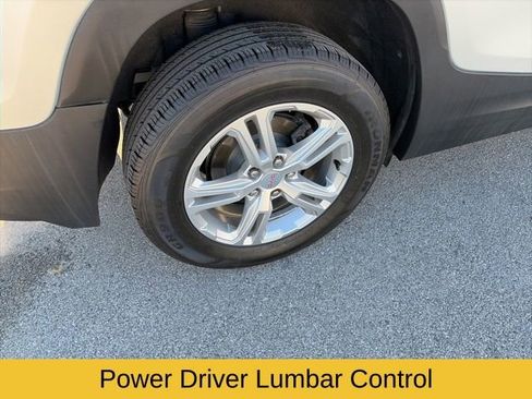 Used 2022 GMC Terrain SLE w/ Driver Convenience Package image 32