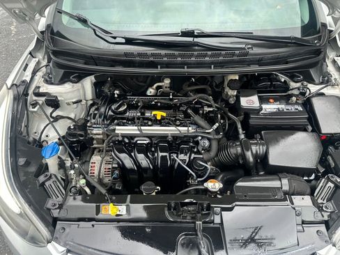 Used 2015 Hyundai Elantra SE FWD image 15