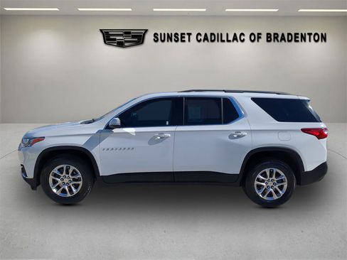Used 2021 Chevrolet Traverse LT image 7