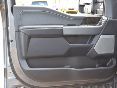 Used 2024 Ford F250 Lariat w/ Lariat Ultimate Package AWD/4WD image 9