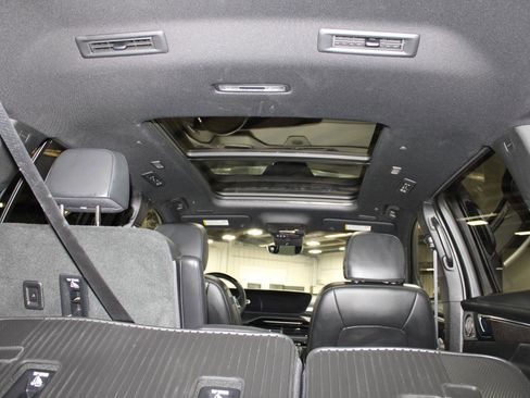 Used 2025 Buick Enclave Avenir image 23