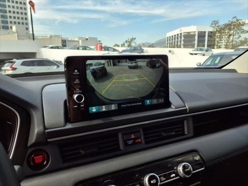 New 2025 Honda Pilot Touring image 13