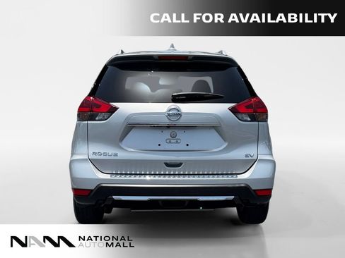 Used 2018 Nissan Rogue SV FWD image 4