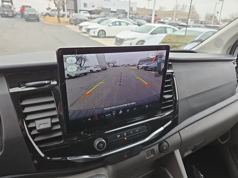 Used 2023 Ford Transit 350 XLT image 24