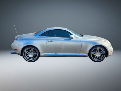 Used 2002 Lexus SC 430 Convertible image 2
