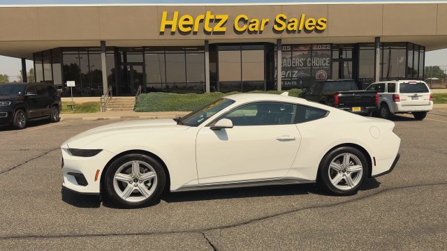 Used 2026 Ford Mustang Premium RWD image 5