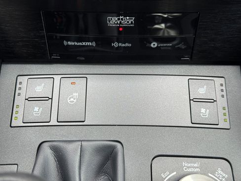 Used 2023 Lexus IS 500 RWD image 31