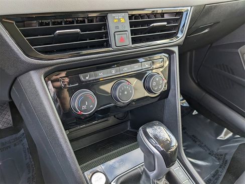 Certified 2023 Volkswagen Taos SE image 25