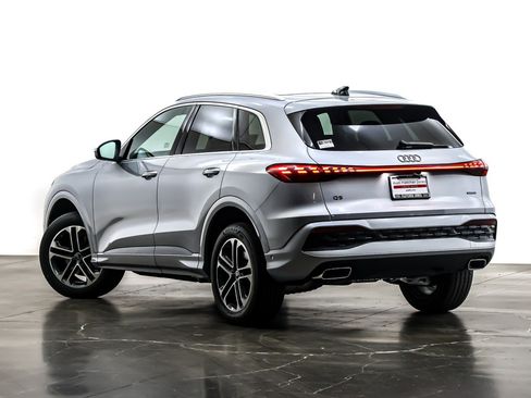 New 2025 Audi Q5 Premium image 12