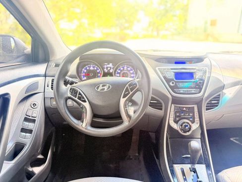 Used 2013 Hyundai Elantra GLS w/ Preferred Pkg FWD image 12