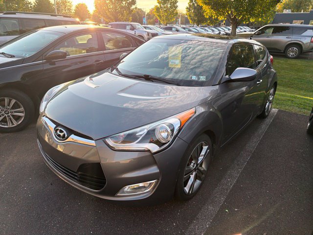Used 2016 Hyundai Veloster w/ Option Group 03 FWD image 2