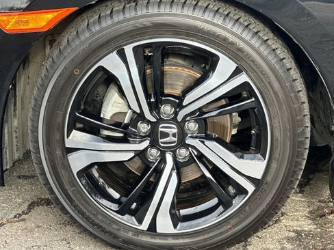 Used 2017 Honda Civic Touring image 37