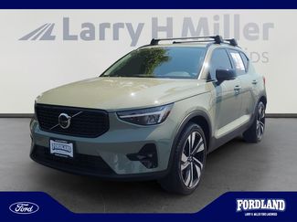 Used 2023 Volvo XC40 B5 Ultimate w/ Climate Package AWD/4WD video 1