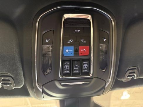 New 2025 Jeep Wagoneer Series III w/ Premium Group I image 19