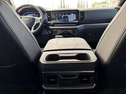 Used 2024 Chevrolet Silverado 1500 LTZ AWD/4WD image 16
