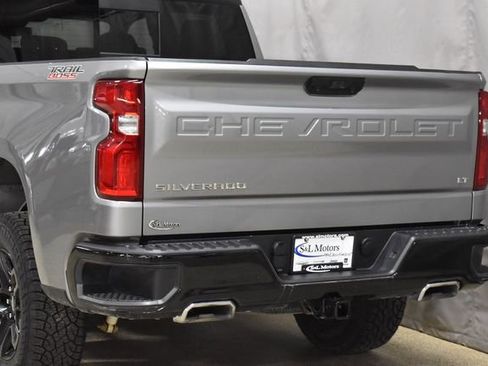 Used 2024 Chevrolet Silverado 1500 LT Trail Boss w/ Convenience Package II image 9