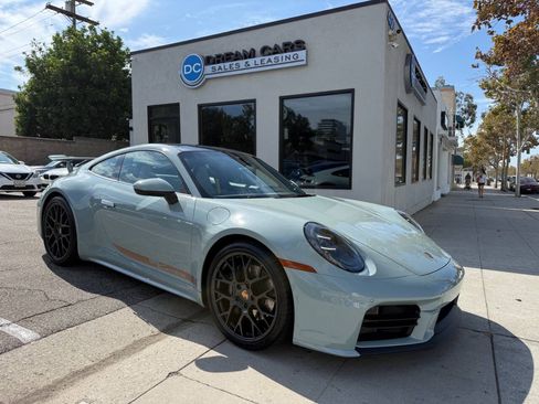 Used 2025 Porsche 911 Carrera RWD image 2