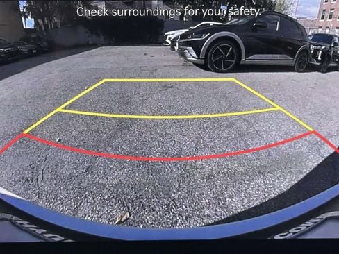 Used 2025 Genesis GV70 3.5T Sport image 32