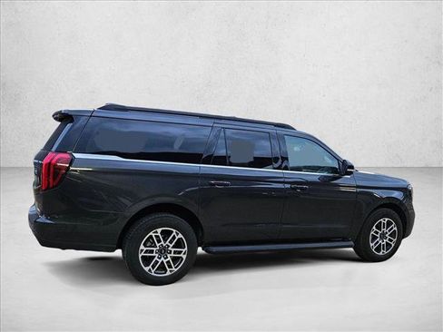 Used 2025 Ford Expedition Max Active AWD/4WD image 4
