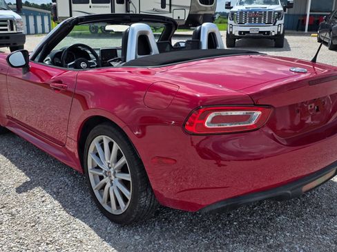 Used 2017 FIAT 124 Spider Lusso RWD image 5
