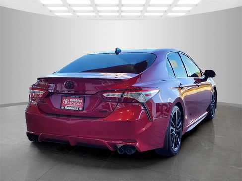 Used 2020 Toyota Camry XSE image 5