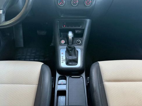 Used 2017 Volkswagen Tiguan S image 31