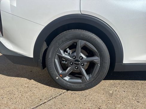New 2025 Kia K4 LXS image 9