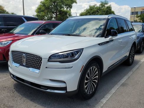 Certified 2023 Lincoln Aviator 2WD w/ Premium Package image 3