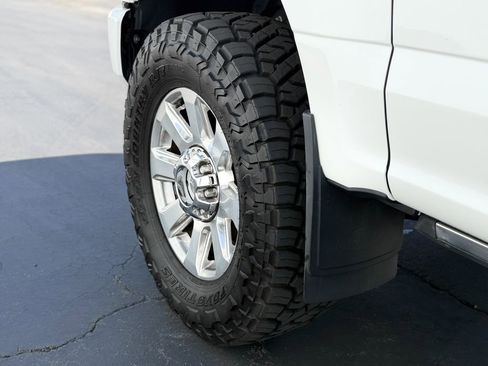 Used 2020 Ford F350 Platinum w/ FX4 Off-Road Package AWD/4WD image 20