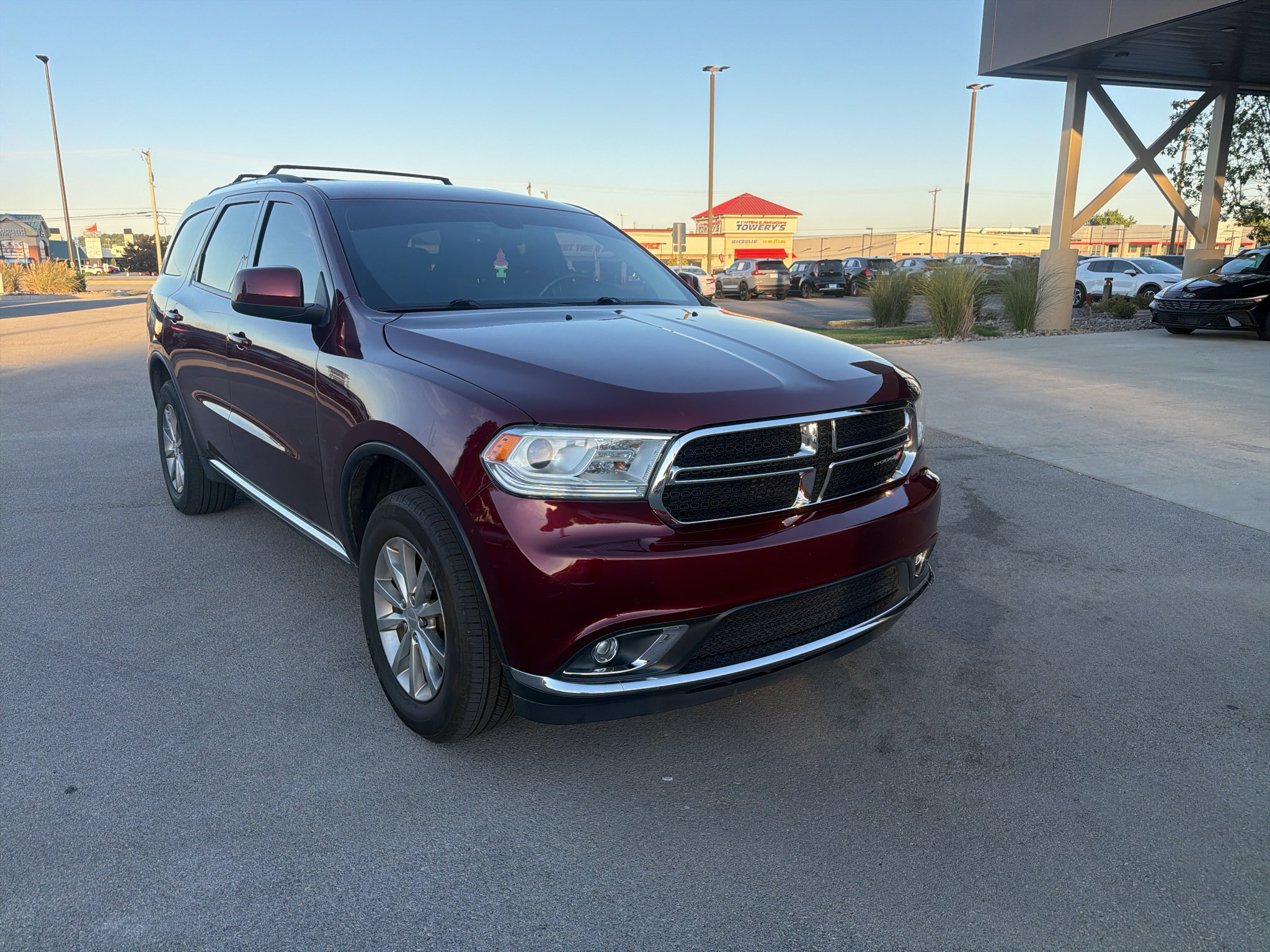 Used 2017 Dodge Durango SXT w/ Quick Order Package 23B AWD/4WD image 1