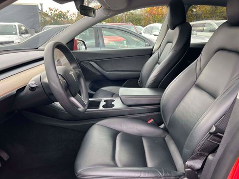 Used 2021 Tesla Model Y Long Range image 17