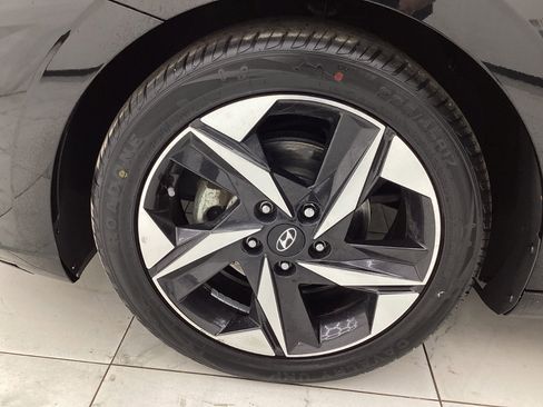 Used 2021 Hyundai Elantra SEL w/ Convenience + Premium Package FWD image 47