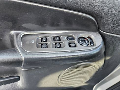 Used 2004 Dodge Ram 1500 Truck SLT image 14