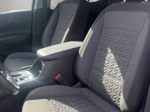Used 2022 Chevrolet Equinox LT w/ Driver Convenience Package FWD image 13