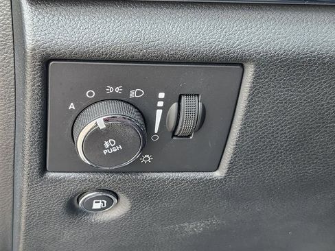 Used 2014 Jeep Grand Cherokee Limited image 22