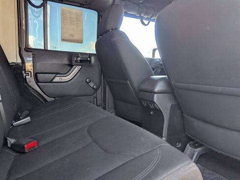 Used 2018 Jeep Wrangler Unlimited Sport w/ Connectivity Group image 28