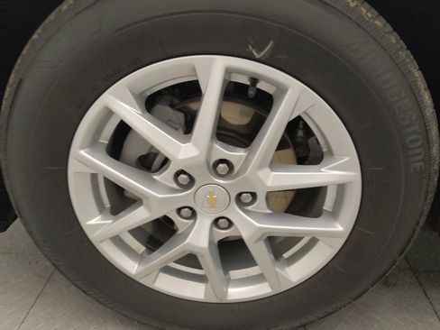 Used 2023 Chevrolet Equinox LT w/ Driver Convenience Package image 31