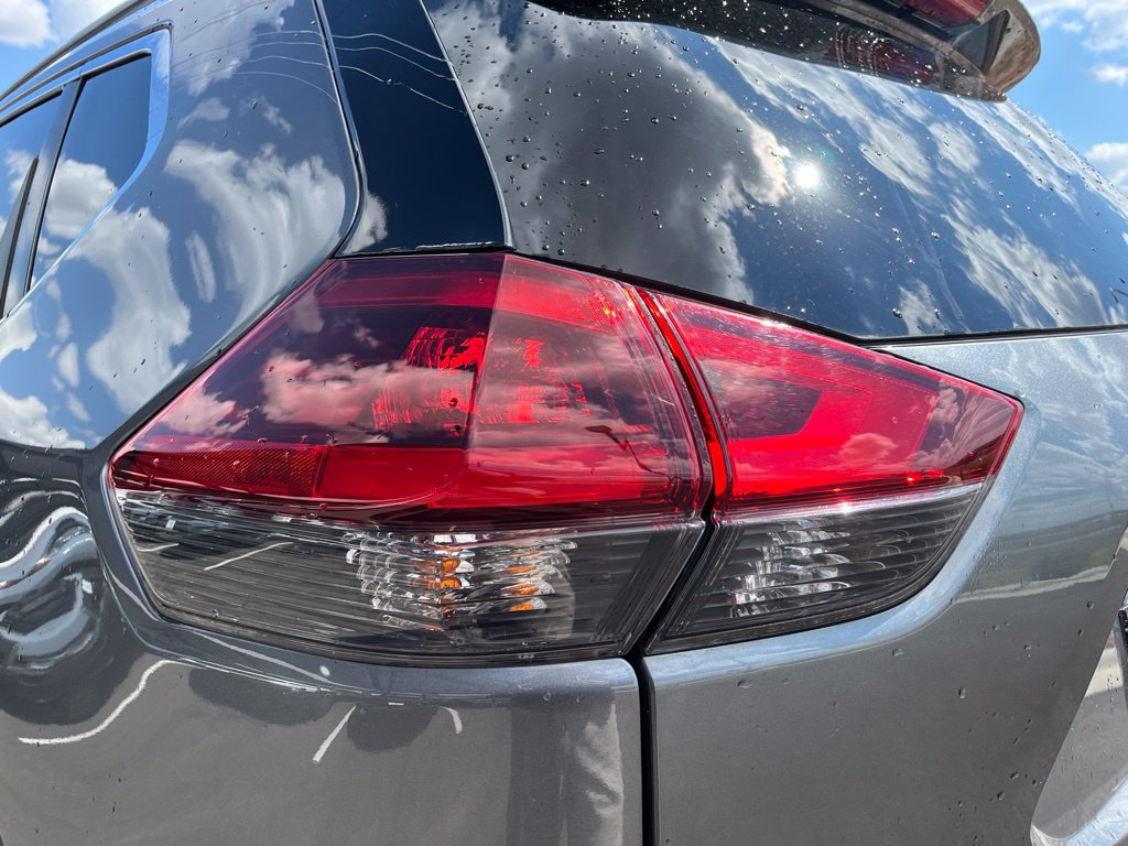 Used 2018 Nissan Rogue SL AWD/4WD image 7