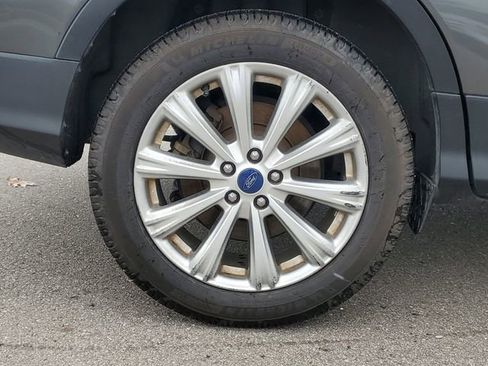 Used 2017 Ford Escape Titanium image 5