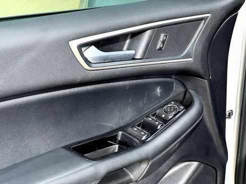 Certified 2019 Ford Edge SEL w/ Equipment Group 201A image 9