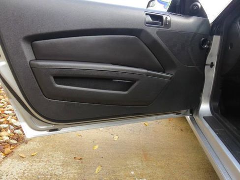 Used 2014 Ford Mustang Coupe image 9