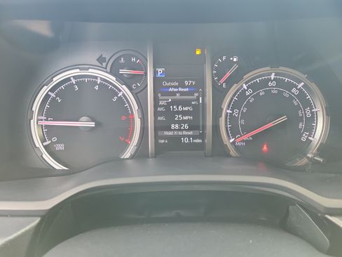 Used 2024 Toyota 4Runner TRD Off-Road Premium w/ Moonroof Package AWD/4WD image 23