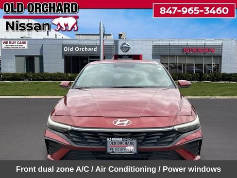 Used 2024 Hyundai Elantra SEL FWD image 2