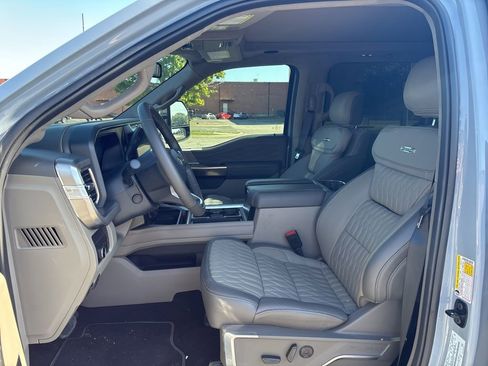 Used 2026 Ford F250 Platinum w/ Platinum Plus Package AWD/4WD image 13