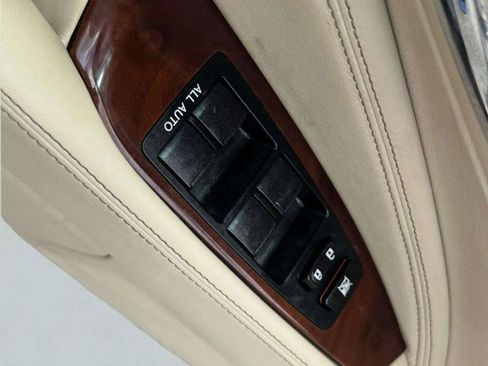 Used 2016 Lexus LS 460 w/ Comfort Package RWD image 20