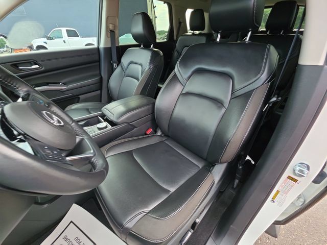 Certified 2024 Nissan Pathfinder SL w/ SL Premium Package AWD/4WD image 11