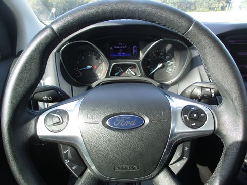 Used 2013 Ford Focus Titanium w/ Titanium Handling Pkg image 18